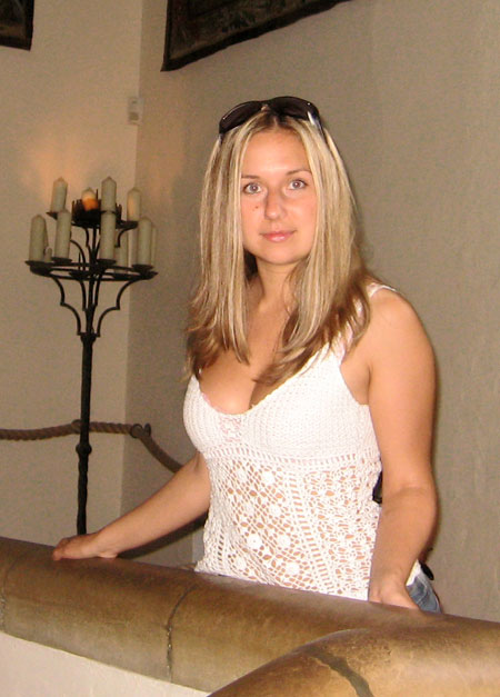 buyrussianbride.com - beautiful young woman
