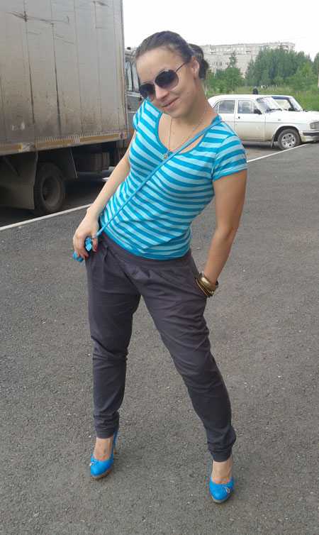 buyrussianbride.com - sexy young model